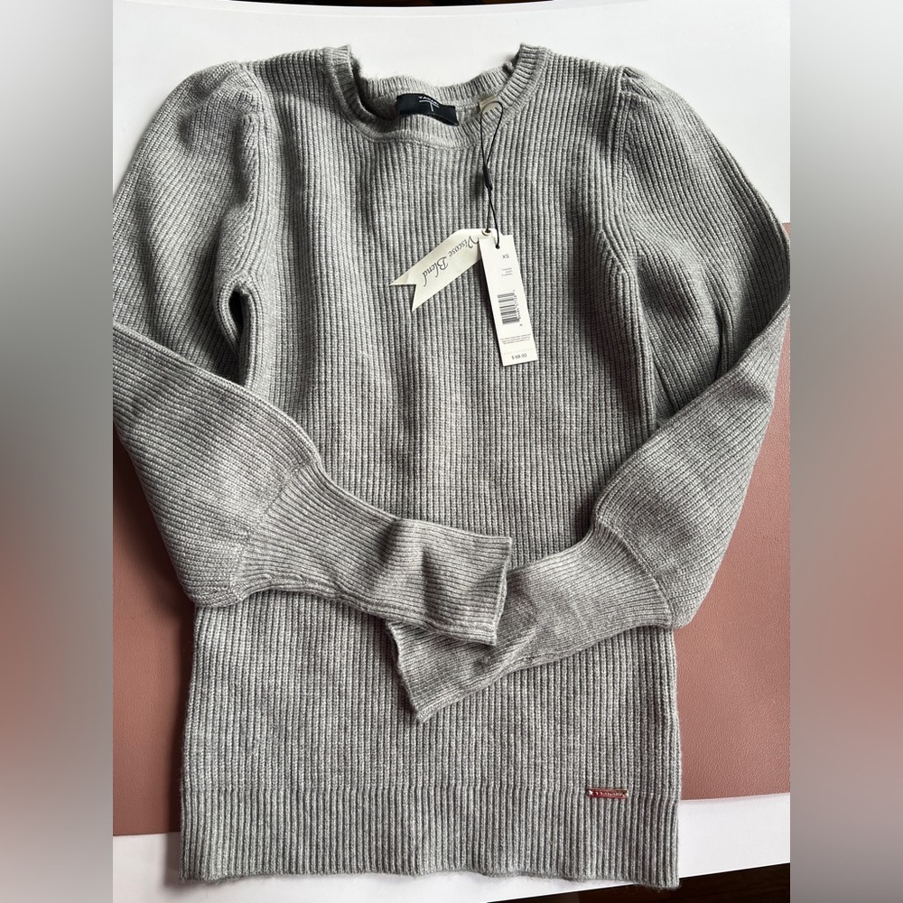 Tahari Light Weight Knitted Sweater -NWT